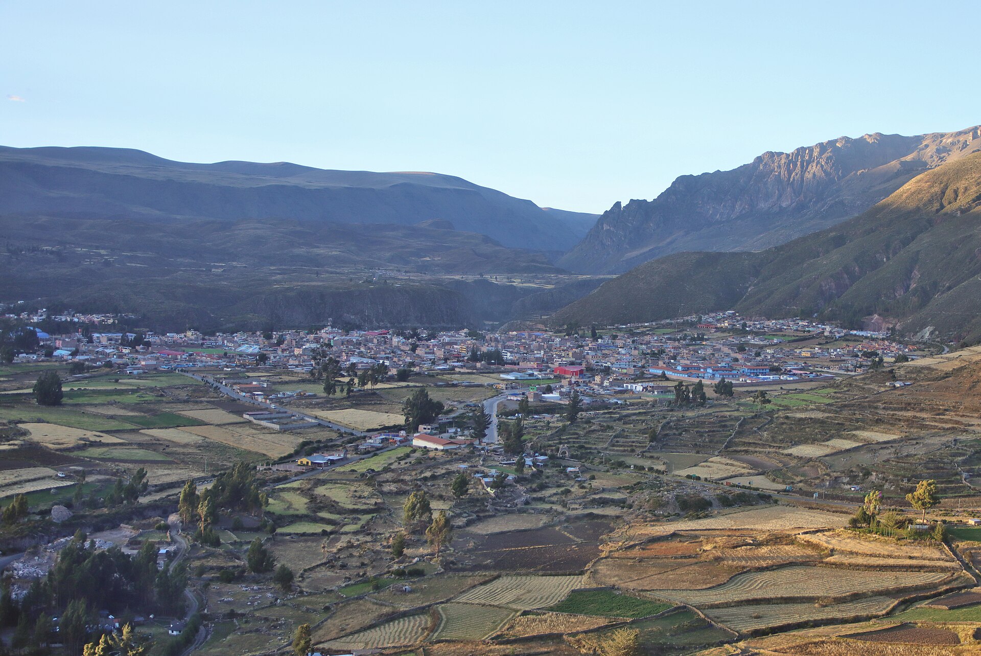 Andenes del valle del Colca cultivados en terrazas