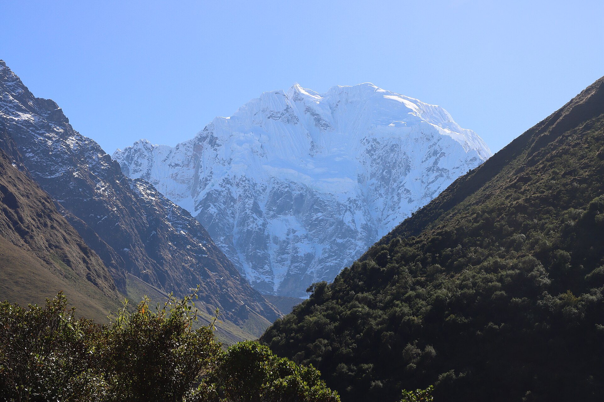 Nevado Salkantay con su cumbre nevada